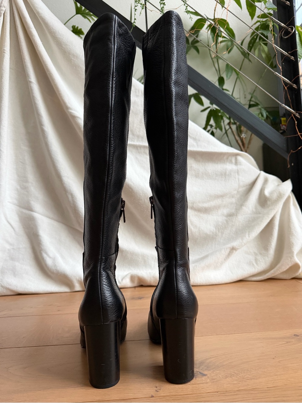 KENNETH COLE Women’s 100% Genuine Leather Black Knee High Block Heel Boots - Picture 4 of 5